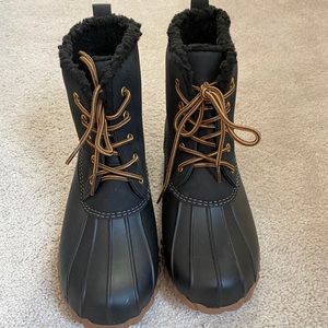Duck boots